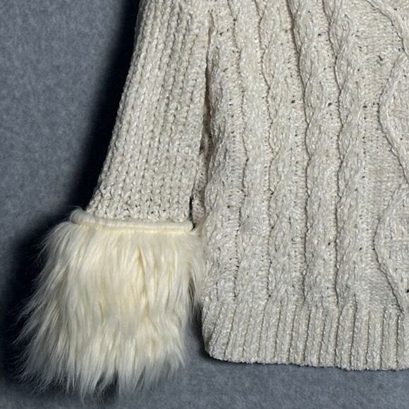 Fashion‎ Nova Sz Small Fur Cuff V-Neck Pullover Cable Knit Sweater Cream Soft - Picture 4 of 8
